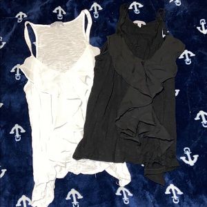 Sleeveless top w flouncy front